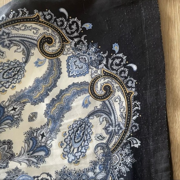 H&M Women's Mini Skirt, Blue, Multi-color Paisley Skirt, Size S, Elastic Waist - Picture 4 of 4